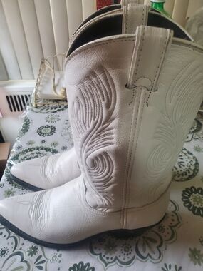 Abilene Boot Co. White Embroidered Western Heeled Boots 9m